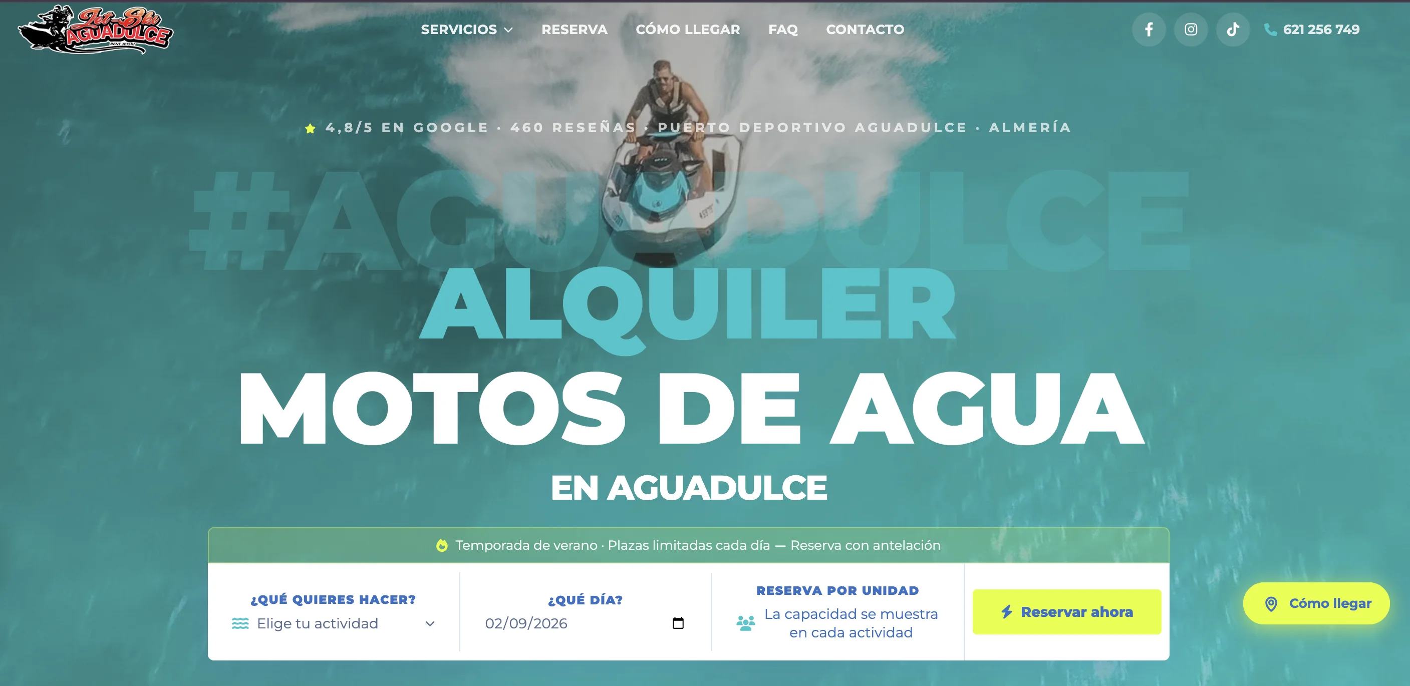Moto de agua navegando frente a la costa de Aguadulce para Alquiler Motos de Agua
